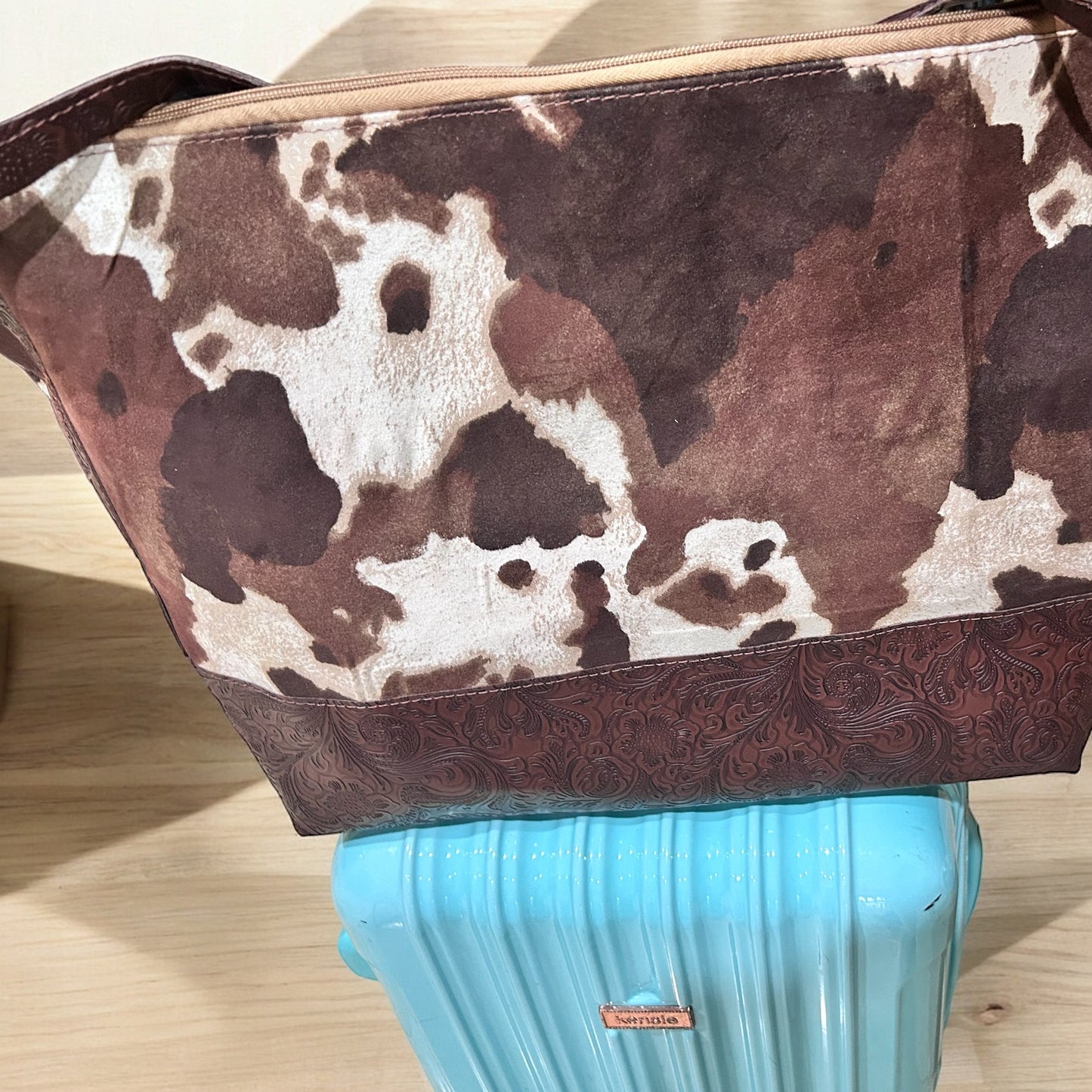 Western Daisy Travel Duffel, Travel Handbag